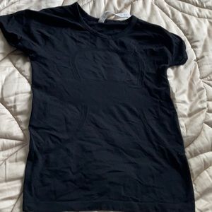 Lululemon swiftly tech